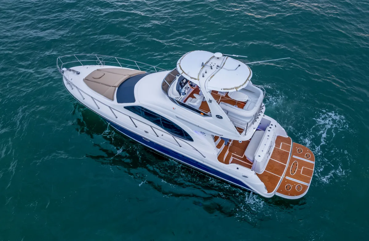 Sea Ray 48 48' mid-size yacht available for charter in Miami